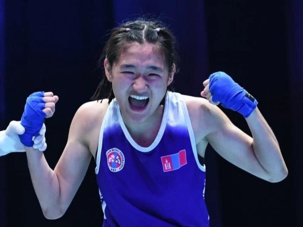 Э.Номундарь мөнгөн медаль хүртлээ