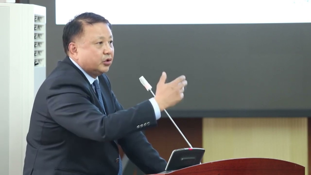 Эдийн засагч Р.Даваадорж: Байр, байшингаа зарахад төлж буй татвар бол төрийн дээрэм