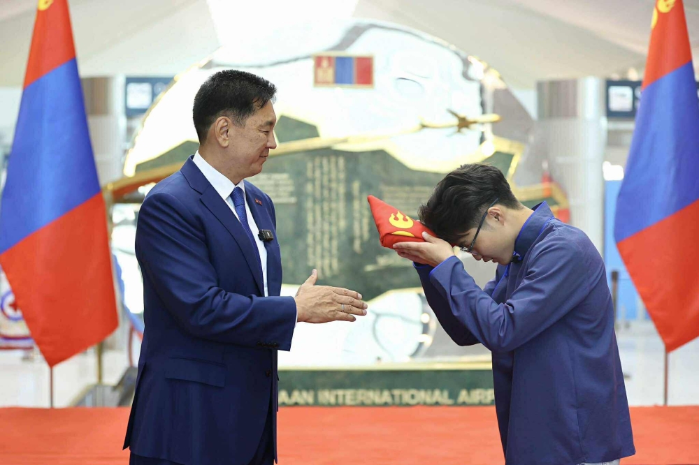 “Ерөнхийлөгчийн илгээлт-2100” тэтгэлэгт хөтөлбөрийн 296 оюутан  гадаад улсыг зорилоо