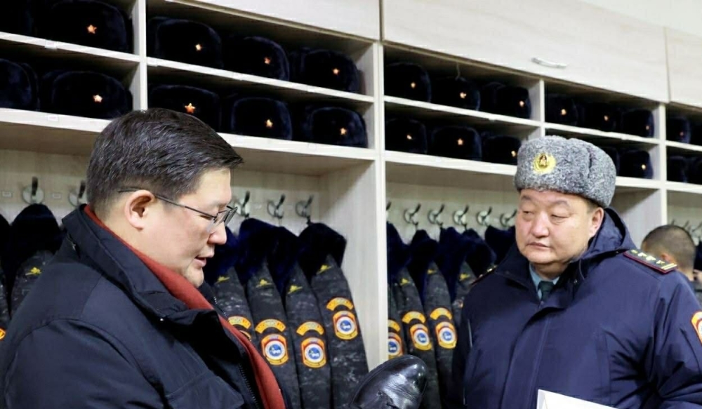 Дэд сайд Д.Мөнх-Эрдэнэ дотоодын цэргийн ангиудад хяналт шалгалт хийж байна