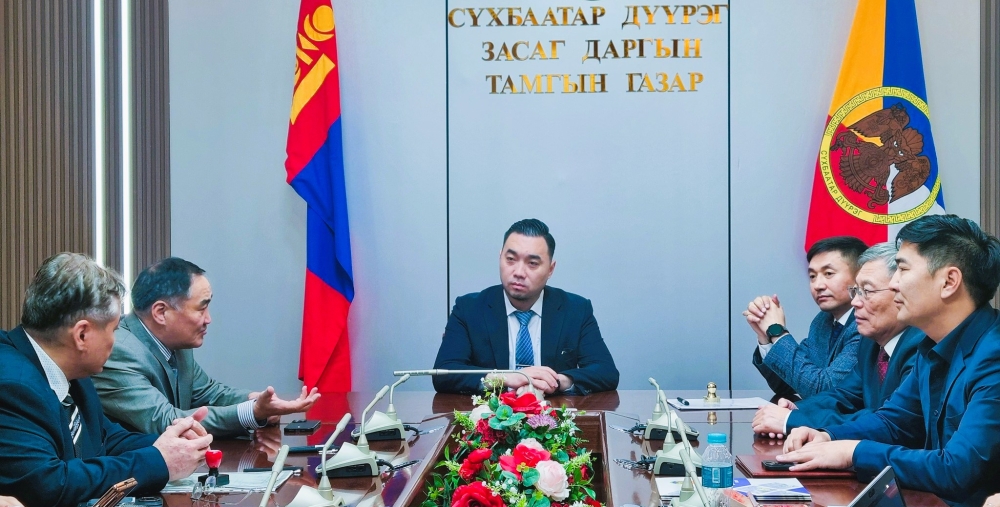 Сүхбаатар дүүрэг: Хог тээврийн машинуудад хорт утааны ялгарлыг бууруулах төхөөрөмж суурилуулах гэрээ байгууллаа