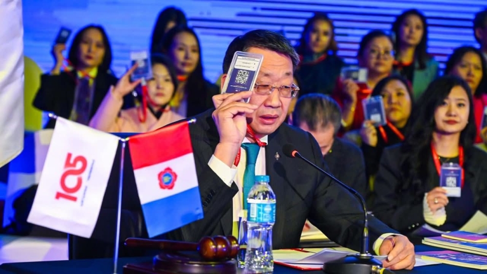 МАН-ын Бага хурлыг Л.Энх-Амгалан даргалж, нийт 7 асуудал хэлэлцэж байна