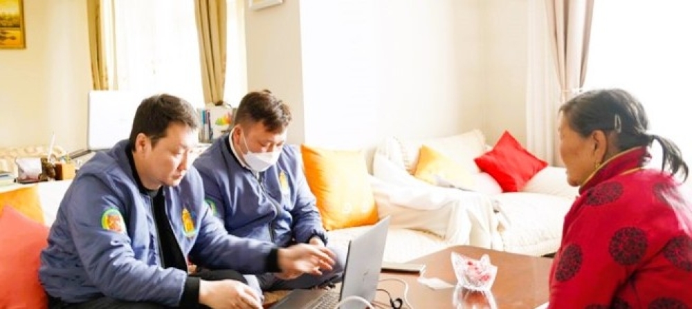 Сүхбаатар дүүрэг: “ХӨДӨЛГӨӨНТ ОФФИС”-оор иргэдэд гэрээр үзүүлэх боломжтой 72 нэр төрлийн үйлчилгээг хүргэн ажиллаж байна