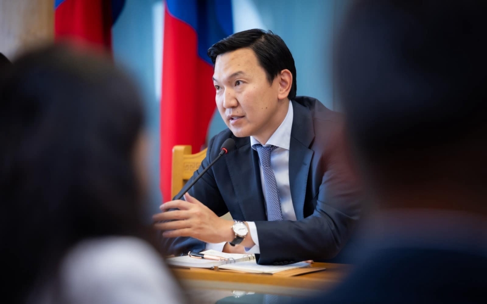 УИХ-ын дарга Н.Учрал: Гадаадын банкийг оруулж ирэх ёстой