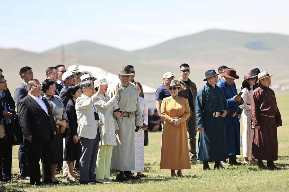 Япон Улсын Цог Жавхлант Эзэн Хаан Нарүхито хурдан соёолонгийн уралдаан үзэж сонирхлоо
