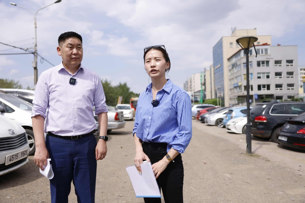 10 дугаар хороололд 370 авто машины ил зогсоол барина