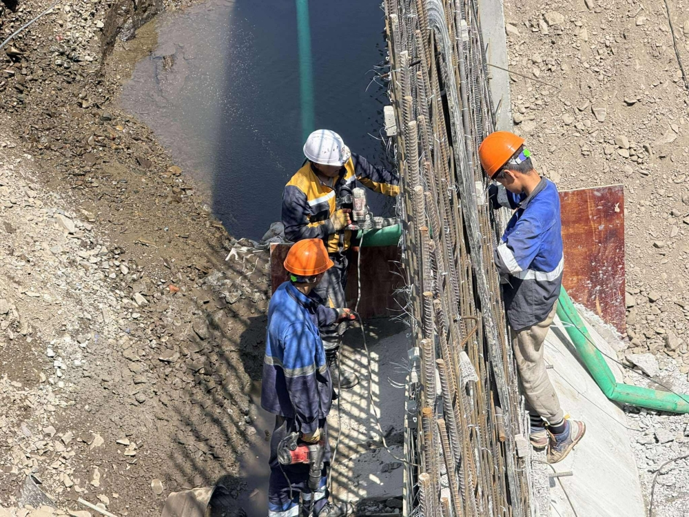 Сүхбаатар дүүрэг: Сэлбэ голын үерийн хамгаалалтын далангийн ажил 90 гаруй хувьтай үргэлжилж байна