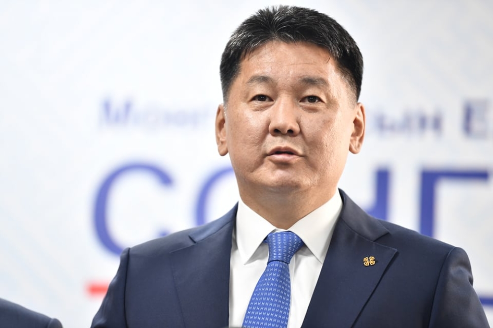 Ерөнхийлөгч У.Хүрэлсүх: Эмэгтэй шигшээ багтаа төр, түмнийхээ өмнөөс халуун баяр хүргэе