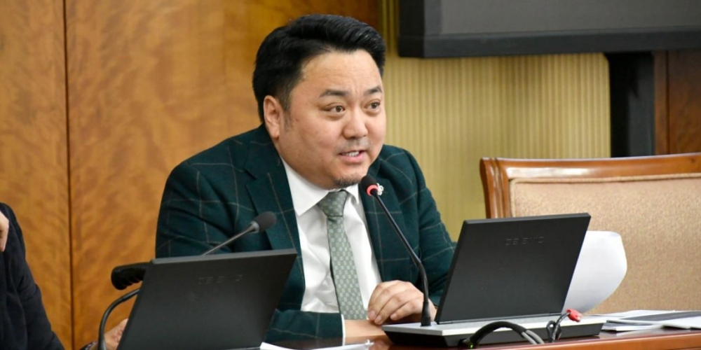 Ж.Баясгалан: Нийслэлийнхэн боль, хоёрхон хүнтэй санал асуулгаар автомашины татвар нэмсэн байна