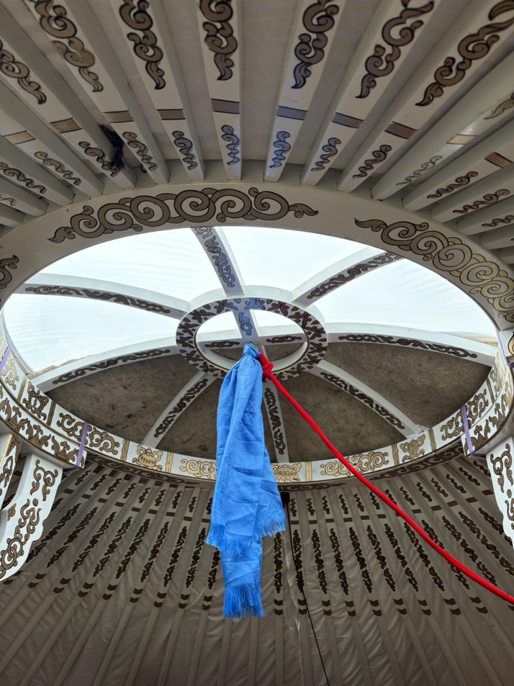 Сүхбаатар дүүрэг: ДӨРВӨН АЙЛ ӨРГӨӨ ЦАГААН ГЭРТЭЙ боллоо