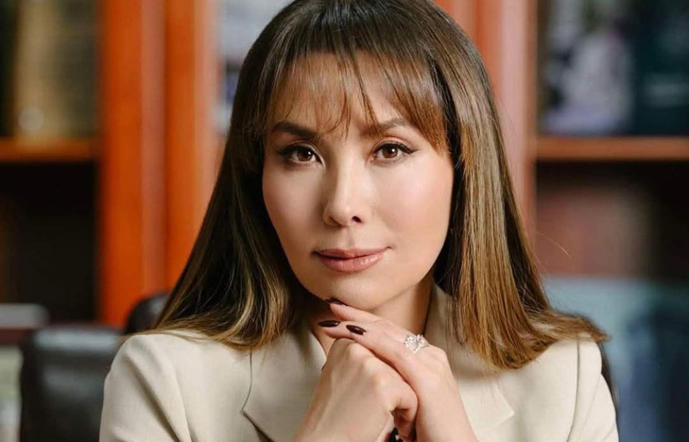 Н.Мөнхнасан: Гоёж гангалсан ээж нарын ард туйлдаж ядарсан, өдөр бүрийн амьдралтайгаа тэмцэж буй үнэн төрх нуугдаж байна