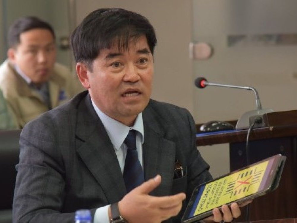 С.Энхтөр: Урд суудалд нэг настай хүүхдийг тэвэрч яваад ослын үед aerbag-ийн оронд ашигласан