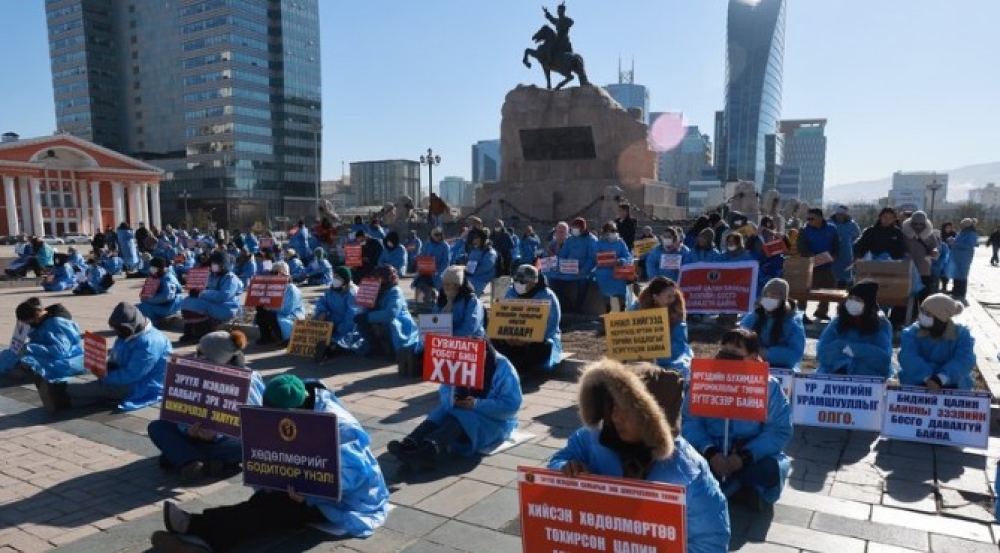 Эмч нарын ажил хаялтыг нэг хоногоор хойшлууллаа