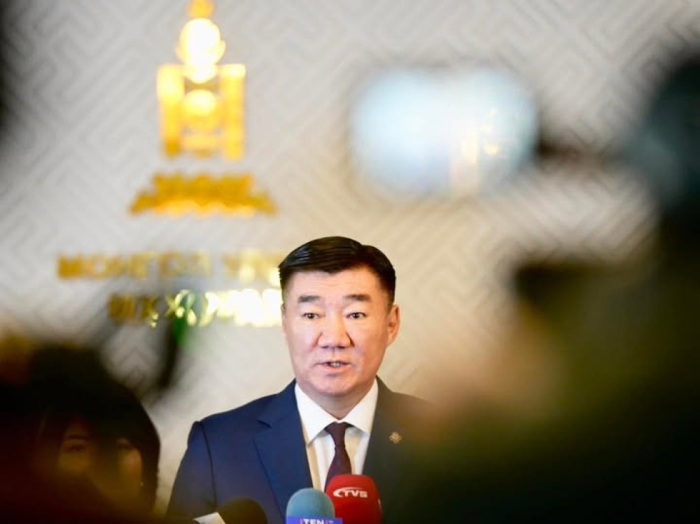 С.Бямбацогт: ХУУЛЬ ЗӨРЧСӨН САНАЛ ХУРААЛТАД ОРОЛЦОХГҮЙ